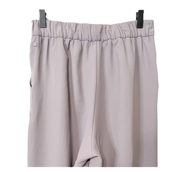 LULULEMON Noir Wide Leg Crop in Silverscreen Size 4 — GENTLY WORN - Picture 10 of 12